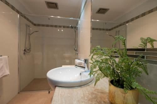 Four-Bedroom Chalet - Redwood