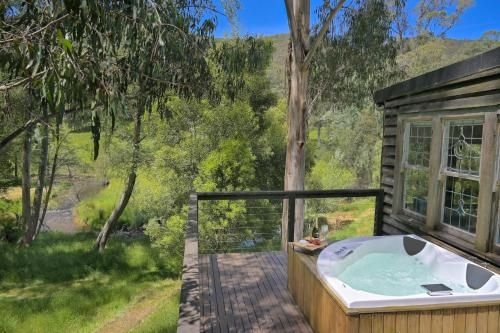 Toorongo River Chalets0