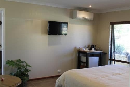 Acacia Suite
