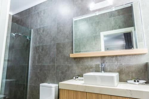 Queen Room with Private Bathroom