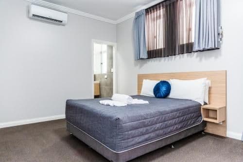 Queen Room with Private Bathroom