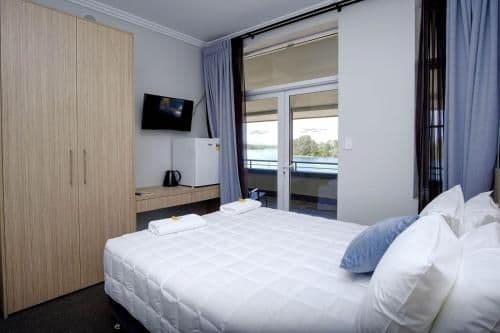 Queen Room with Lake View