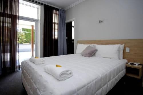 Queen Room with Private Bathroom