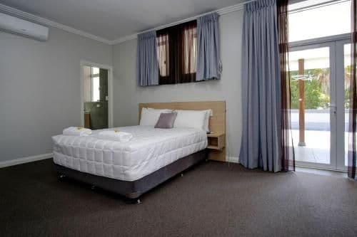 Queen Room with Private Bathroom