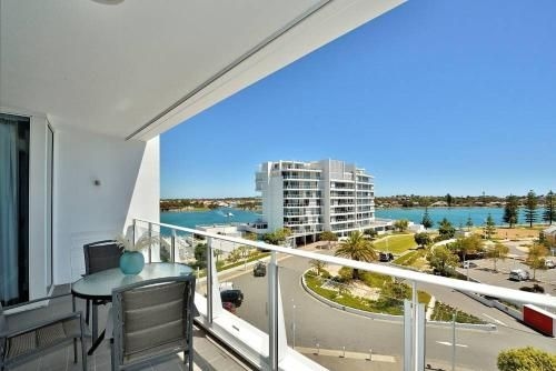 Bayview 6080