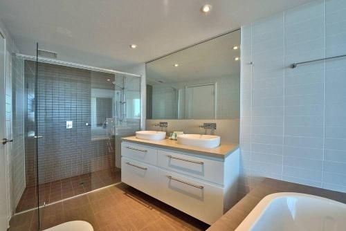 Bayview 6083
