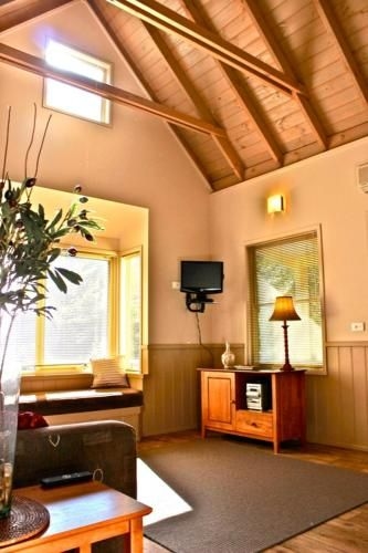 Autumn Leaf Cottage 10