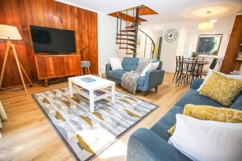 Cedar Holiday Units - Apartment 50