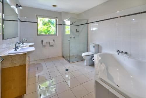 4 bedroom apartment with sea view - Apartment 1