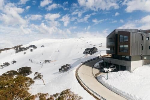 Three-Bedroom Apartment - Whitehorse Chalet 5, Apartment 2