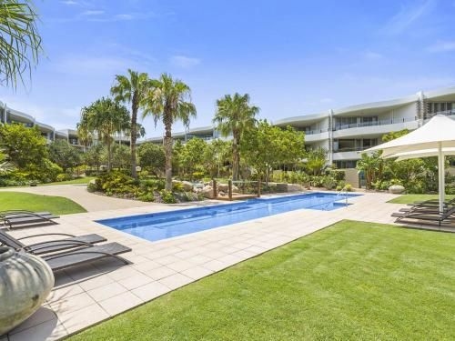 COTTON BEACH APARTMENT 35 - POOL VIEWS2