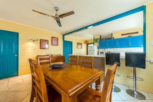 Clifton Beach House0