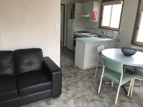 Holiday Cabin (Pet Friendly)