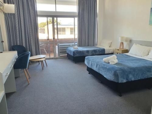 Seabreeze Beach Hotel4