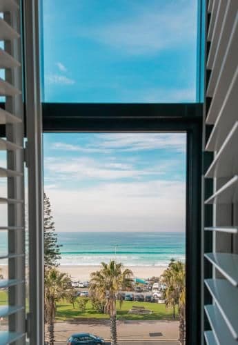 Bed in 6-Bed Mixed Dormitory Room with Beach View and Shared Bathroom