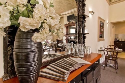 Deloraine Hotel3