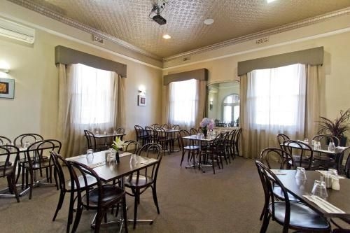 Deloraine Hotel2