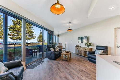 Two-Bedroom Ground Floor Apartment with Ocean View (Disability Access) - Lipsom