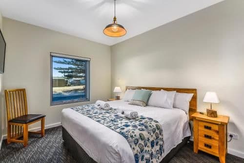 Two-Bedroom Ground Floor Apartment with Ocean View - Sherbert