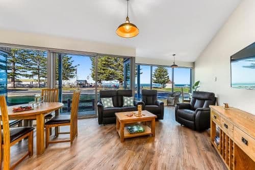 Two-Bedroom Ground Floor Apartment with Ocean View (Disability Access) - Lipsom