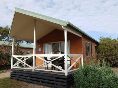 Deluxe 2 Bedroom Cabin - Sleeps 5