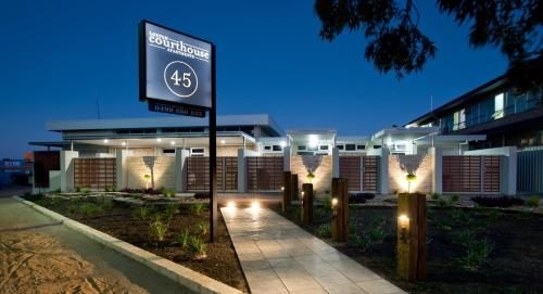 Loxton Courthouse Apartments0