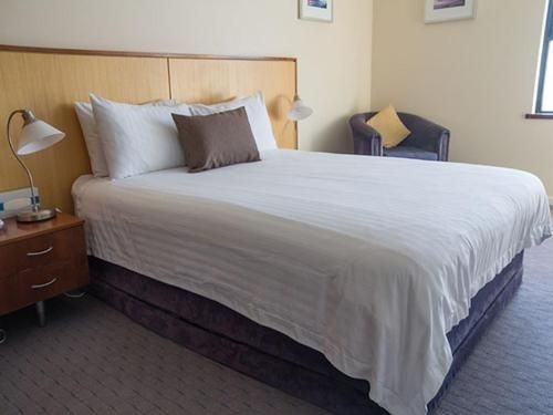 โอเชียน บีช โฮเทล (Ocean Beach Hotel)0