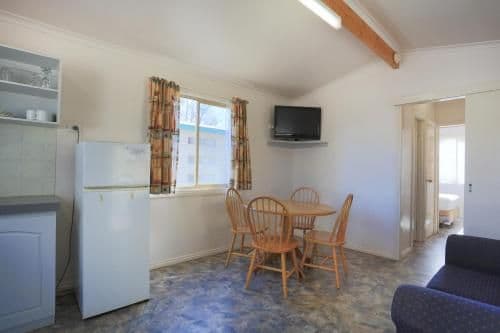 Standard 1 Bedroom Cabin - Sleeps 4