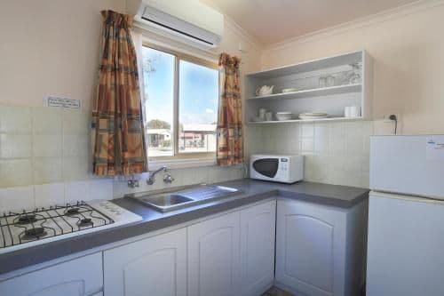 Standard 1 Bedroom Cabin - Sleeps 4