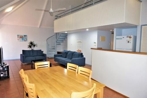 Osprey Holiday Village Unit 118 - Excellent 3 Bedroom Holiday Villa with a Pool in the Complex0