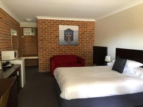 Deluxe Queen Room