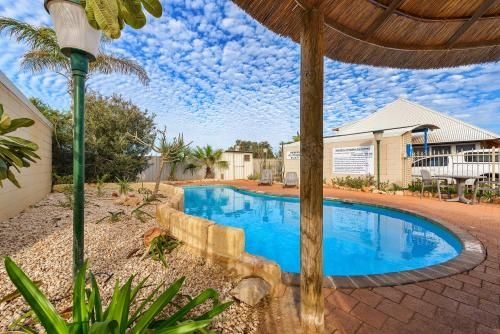 Osprey Holiday Village Unit 122-2 Bedroom - Comfortable 2 Bedroom Apartment with a Pool in the Complex4
