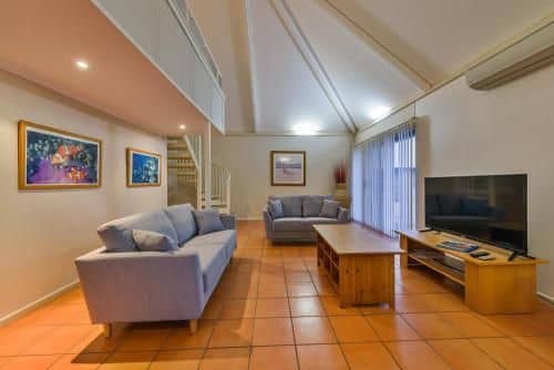 Osprey Holiday Village Unit 123 - Blissful 3 Bedroom Holiday Villa with a Pool in the Complex Osprey Holiday Village Unit 123 - Blissful 3 Bedroom Holiday Villa with a Pool in the Complex