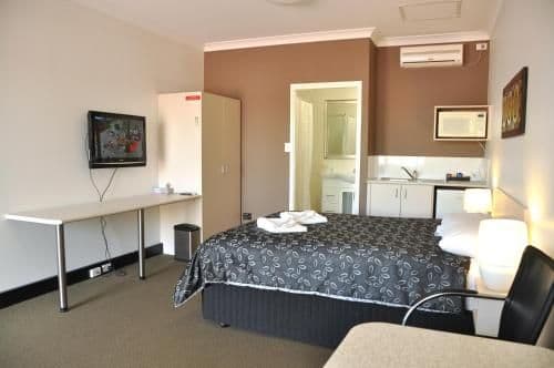 Deluxe Queen Room