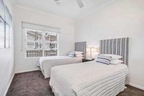 Deluxe Two-Bedroom Apartment with Ocean View