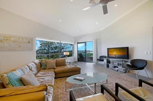 Deluxe Two-Bedroom Apartment with Ocean View