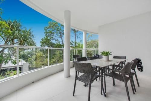 Deluxe Two-Bedroom Apartment with Ocean View