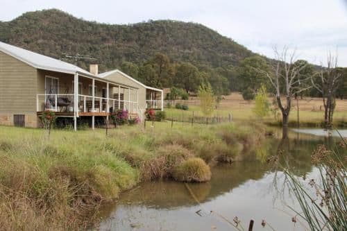 Three-Bedroom Cottage with Water View