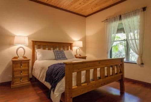 Pioneer Three-Bedroom Spa Cottage