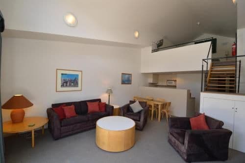 Apartment with Mountain View
