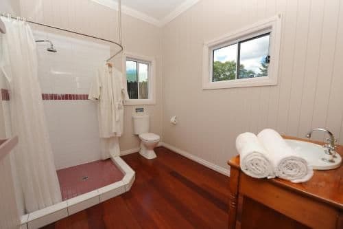 Bungalow - Water Front