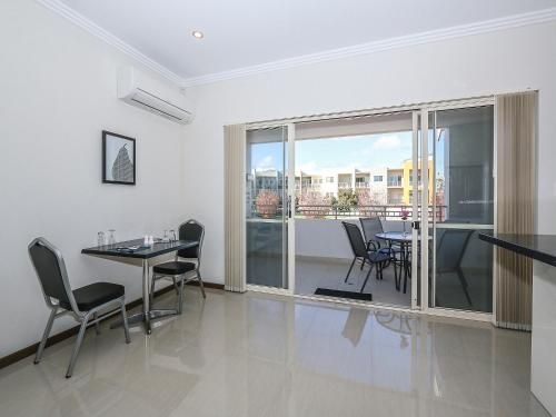 Rose Hotel Clarkson4
