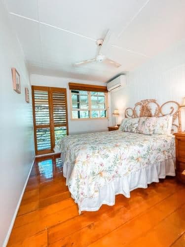 Standard Queen Room with Private External Bathroom