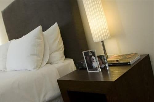 Luxury One-Bedroom Apartment - City