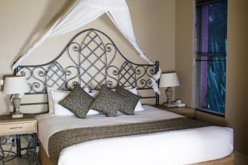 Luxury Water Villa 6