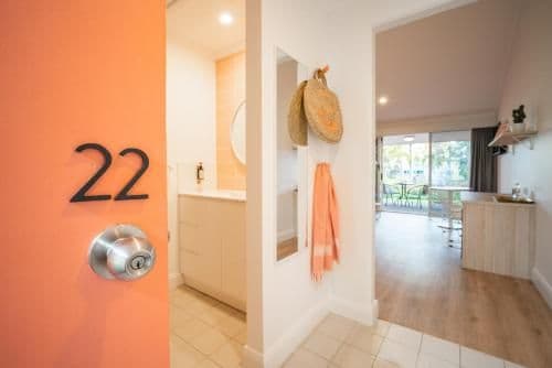Interconnecting Family Room - No Pets Allowed