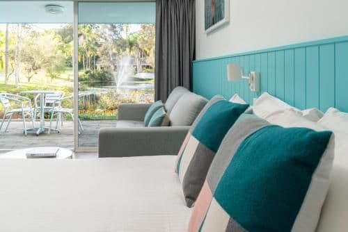 Interconnecting Family Room - No Pets Allowed
