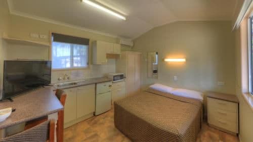 Studio Cabin with Shared Bathroom