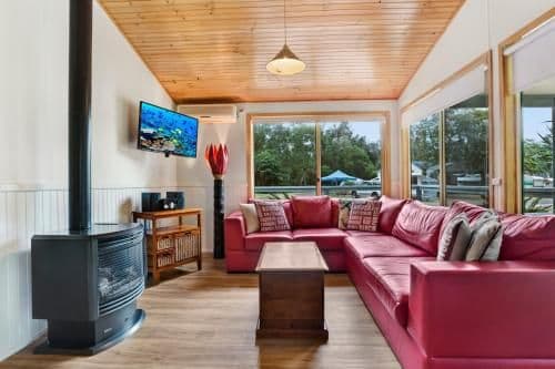 Family Cabin with Spa Bath