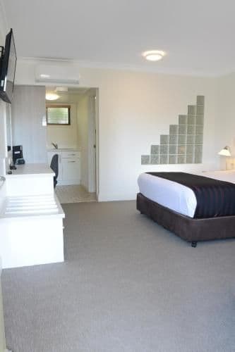 King Spa Room